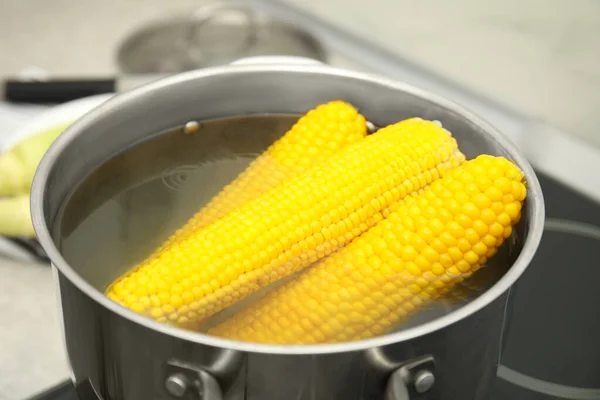 Pot Boiling Corn Cobs Kitchen Closeup — Stock Photo, Image