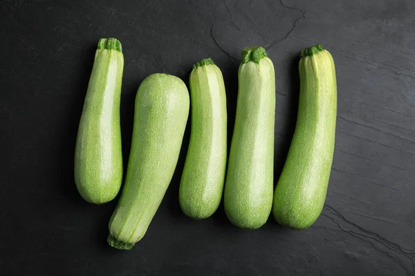 Raw Green Zucchinis Black Slate Table Flat Lay — Stock Photo, Image