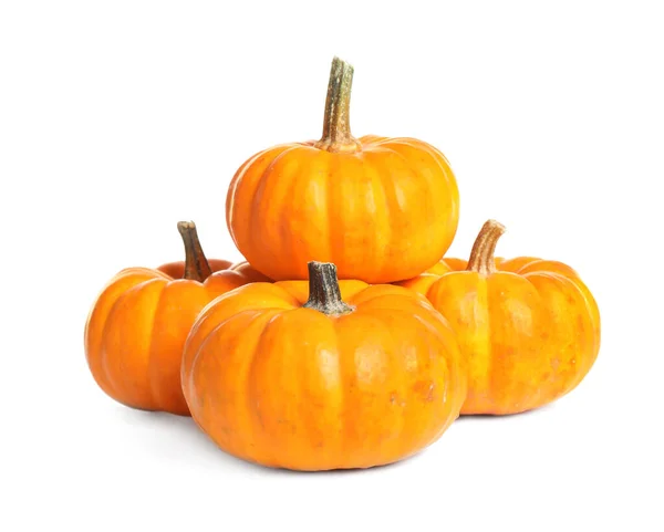 Hermosas Calabazas Naranjas Maduras Sobre Fondo Blanco — Foto de Stock