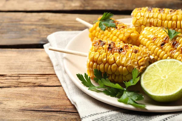 Tasty Grilled Corn Wooden Table Space Text — Stock Photo, Image