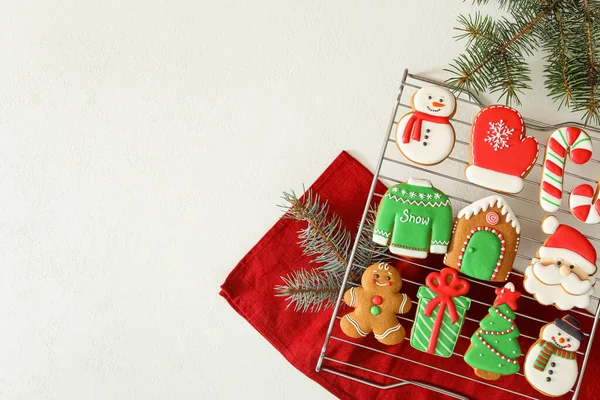 Plochá Kompozice Lahodnými Domácími Vánočními Sušenkami Bílém Stole Mezera Pro — Stock fotografie