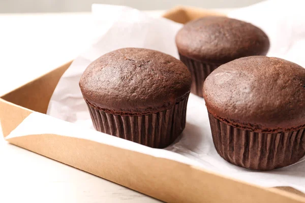 Deliziosi Cupcake Cioccolato Fresco Sul Tavolo Primo Piano — Foto Stock