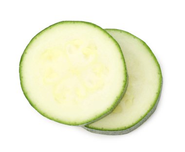 Taze kabak parçaları beyaza izole edilmiş.