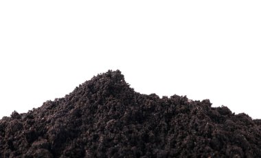 Beyazlar üzerinde izole edilmiş taze toprak yığını