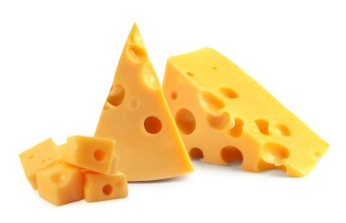 Taze peynir beyaz üzerinde izole edilmiş, bir takım parçalar.