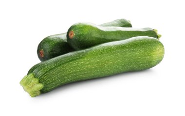 Üç taze kabak beyazı üzerinde izole edilmiş.