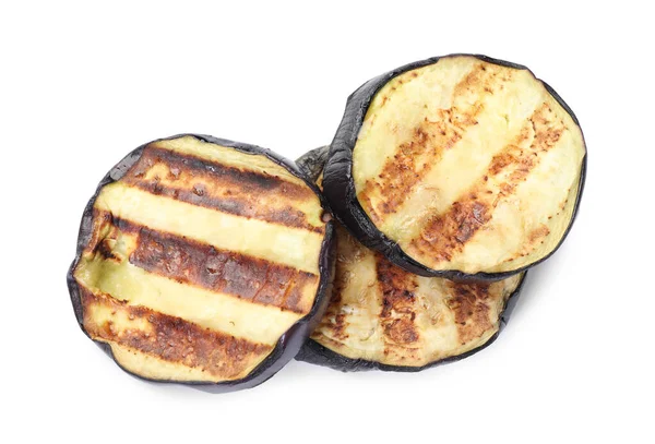 Izgara patlıcan dilimleri beyaza izole edilmiş, üst manzara