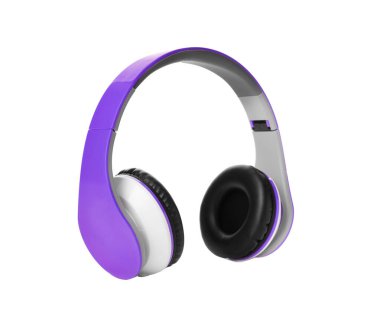 Beyaz arka planlı mor kulaklıklar.