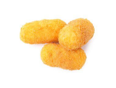 Beyaza izole edilmiş leziz kızarmış kroketler.