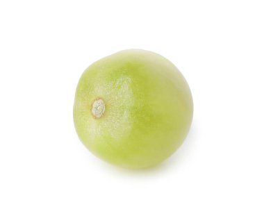 Bir olgunlaşmamış vişneli domates beyaza izole edilmiş.