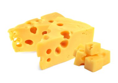 Taze peynir beyaz üzerinde izole edilmiş, bir takım parçalar.