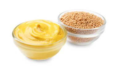 Beyaza izole edilmiş farklı hardal türleri