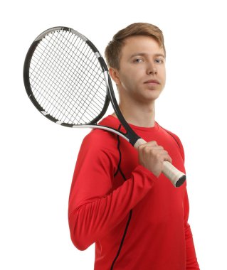 Beyaz arka planda tenis raketi olan bir adam.