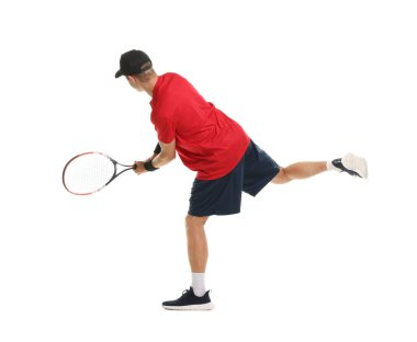 Beyaz arka planda tenis raketi olan bir adam.