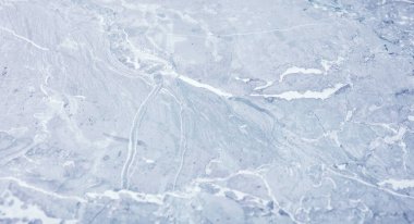 Arkaplan olarak renkli mermer yüzey, pankart tasarımı