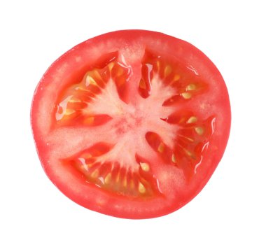 Taze domates dilimi beyaza izole edilmiş.