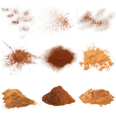 Tarçın tozu beyaza izole edilmiş, hazır. Aromatik baharat