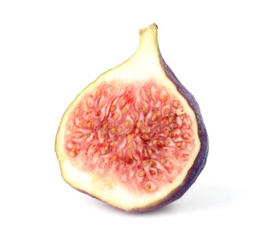 Olgun incir parçası beyazda izole edilmiş.