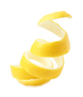 Bir taze limon kabuğu beyaza izole edilmiş.