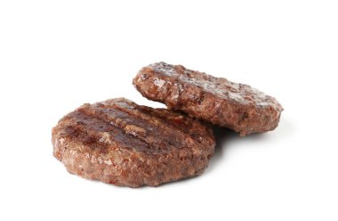 Lezzetli ızgara et köfteleri beyaz üzerine izole edilmiş.