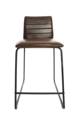 Beyaza izole edilmiş bir bar taburesi. Kullanılmış eşyalar