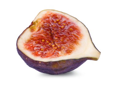 Olgun incir parçası beyazda izole edilmiş.