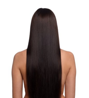 Beyaz arka planda katman prosedüründen sonra güzel pürüzsüz saçlı kadın.