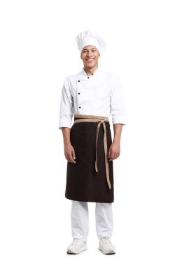 Beyaz arka planda profesyonel şef portresi.
