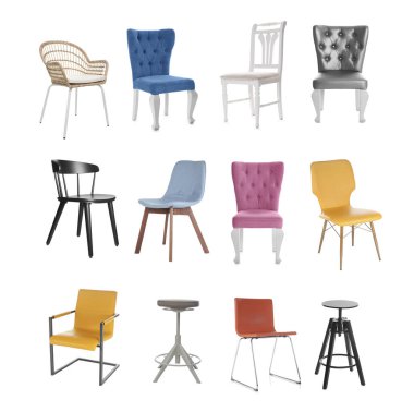 Beyazlara ayrılmış farklı sandalyeler, set. Mobilyalar şık.