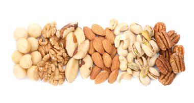 Farklı fındıkların karışımı beyaz, üst görünüm