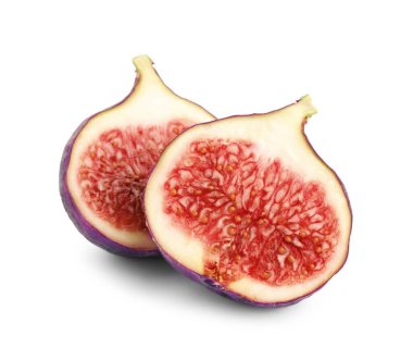 Olgun incir parçaları beyazda izole edilmiş.