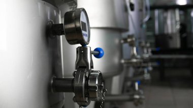 şaraphane çelik kaplar ile