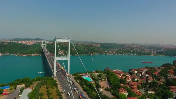Aerial View Auto Sulla Strada Istanbul Ponte Sul Bosforo — Video Stock