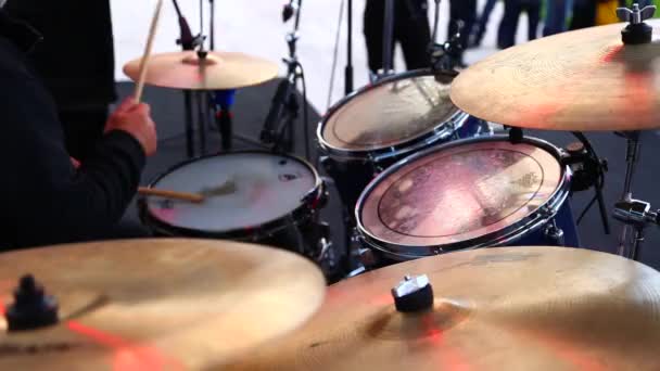 Aufnahmen Einer Feiernden Menge Bei Einem Rockkonzert — Stockvideo