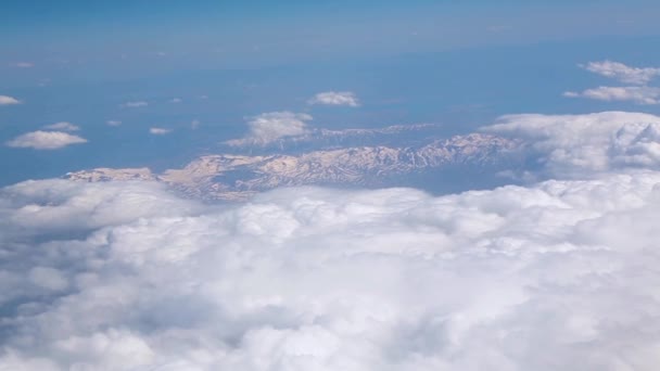 青空大きな白い雲天気背景 雲の上の空中ビュー — ストック動画