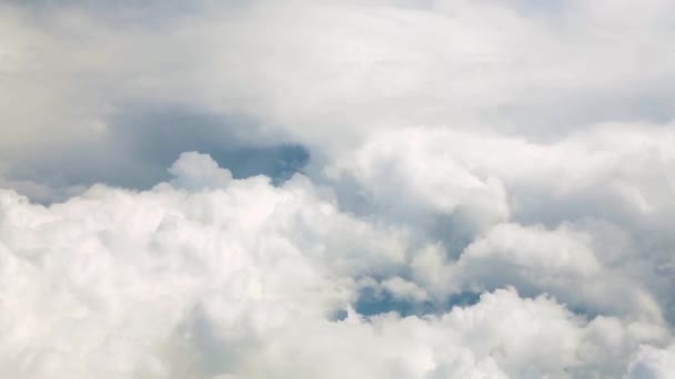 Céu Azul Nuvens Brancas Grandes Tempo Background Aerial Vista Acima — Vídeo de Stock