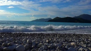 Güzel Mavi Deniz Dalgaları ve Köpük