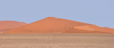 Namibya Çölü'nde Sossusvlei yataydan tepeleri