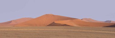 Namibya Çölü'nde Sossusvlei yataydan tepeleri