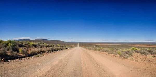 北ケープ州 南アフリカ共和国の砂漠を通って地上道路 — ストック写真