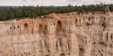 Bryce Milli Parkı, Utah dağa mağaralarda ile peyzaj sahne
