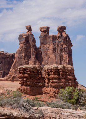 Üç kız kardeş kayalar Arches National Park, Utah