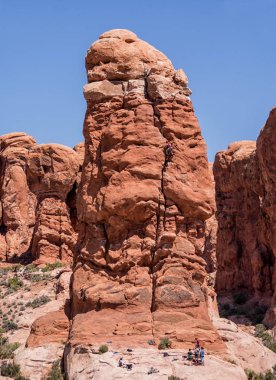 Kaya dağcılar, Arches National Park, Utah