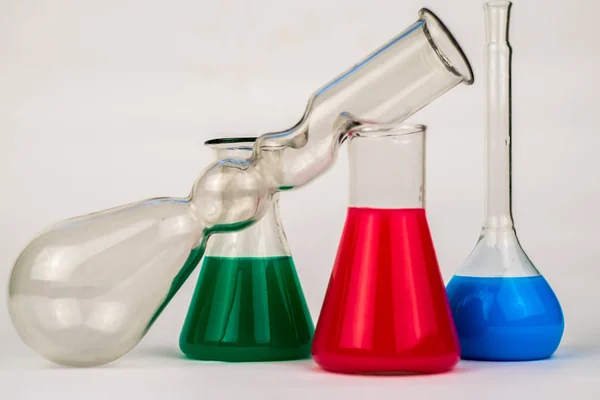 Eksperymentuj Farby Kolby Laboratorium — Zdjęcie stockowe