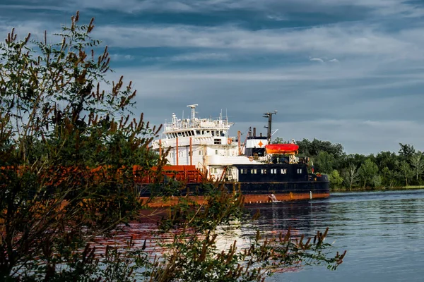 Ett Fartyg Pråm Båt Båt Floden Regionen Rostov Vattentransport Mot — Stockfoto