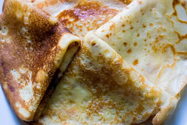 Aptitretande Gyllene Pannkakor Med Krispig Skorpa Tillagas Hemma Feta Och — Stockfoto