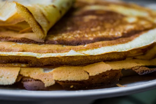 Appetitliche Goldene Pfannkuchen Mit Knuspriger Kruste Hause Zubereitet Fettige Und — Stockfoto