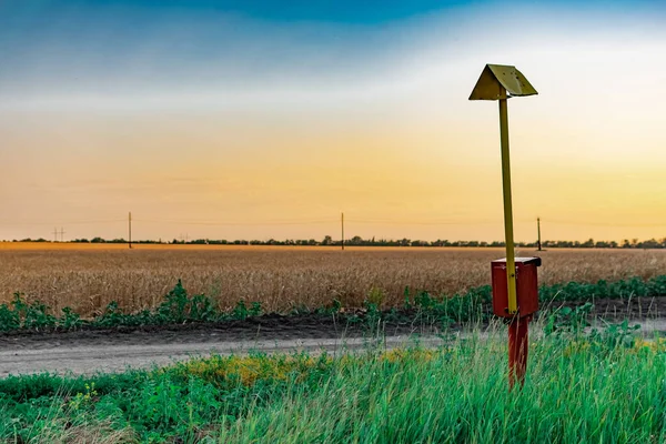 Metal Structure Regulates Electrical Wires Fields Painted Structure Protection Control — Stock Photo, Image