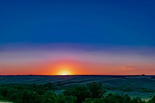 Coucher Soleil Coloré Sur Ciel Clair Couleur Inhabituelle Autour Champs — Photo