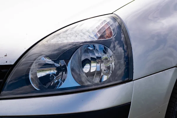 Duże Światła Samochodowe Zbliżenie Techniczne Oświetlenie Drogi Dzień Noc Przednie — Zdjęcie stockowe